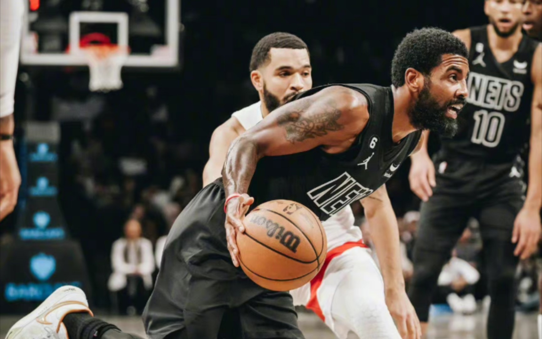 英雄联盟s15-多伦多猛龙关键时刻回应争议，志在德甲名次提升，压力陡增，赛程密集仍需轮换的简单介绍